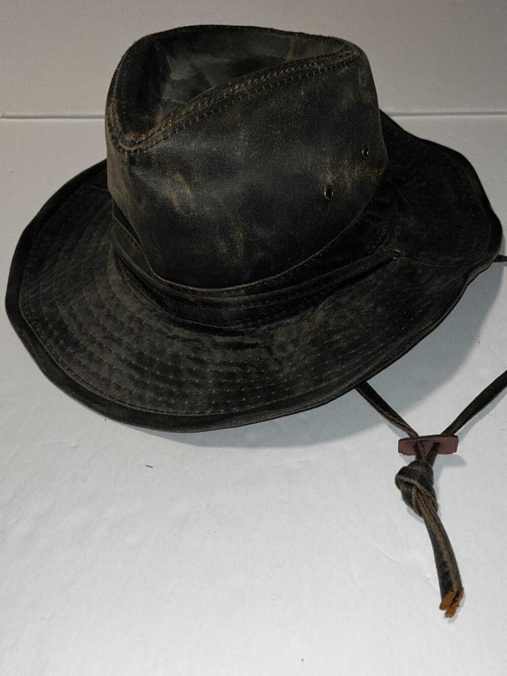Dorfman Pacific Company men's leather hat size large